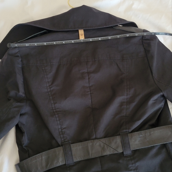 Mackage double-breasted lightweight trench in XS - Picture 6 of 16